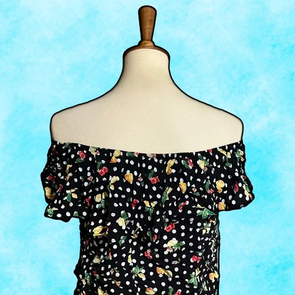 π Lovely polka dot lemon top - Picture 4 of 4